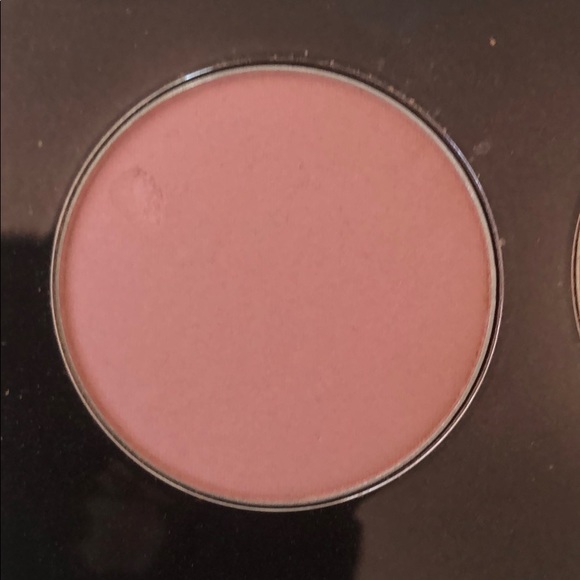 Becca - Blush Trio Palette - Blushed with Light. - Picture 4 of 6